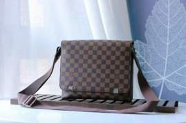 Picture of Louis Vuitton Mens Bags _SKUfw97506393fw